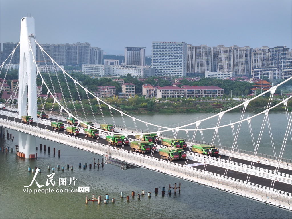 江西泰和:澄江大橋進行靜載試驗【5】