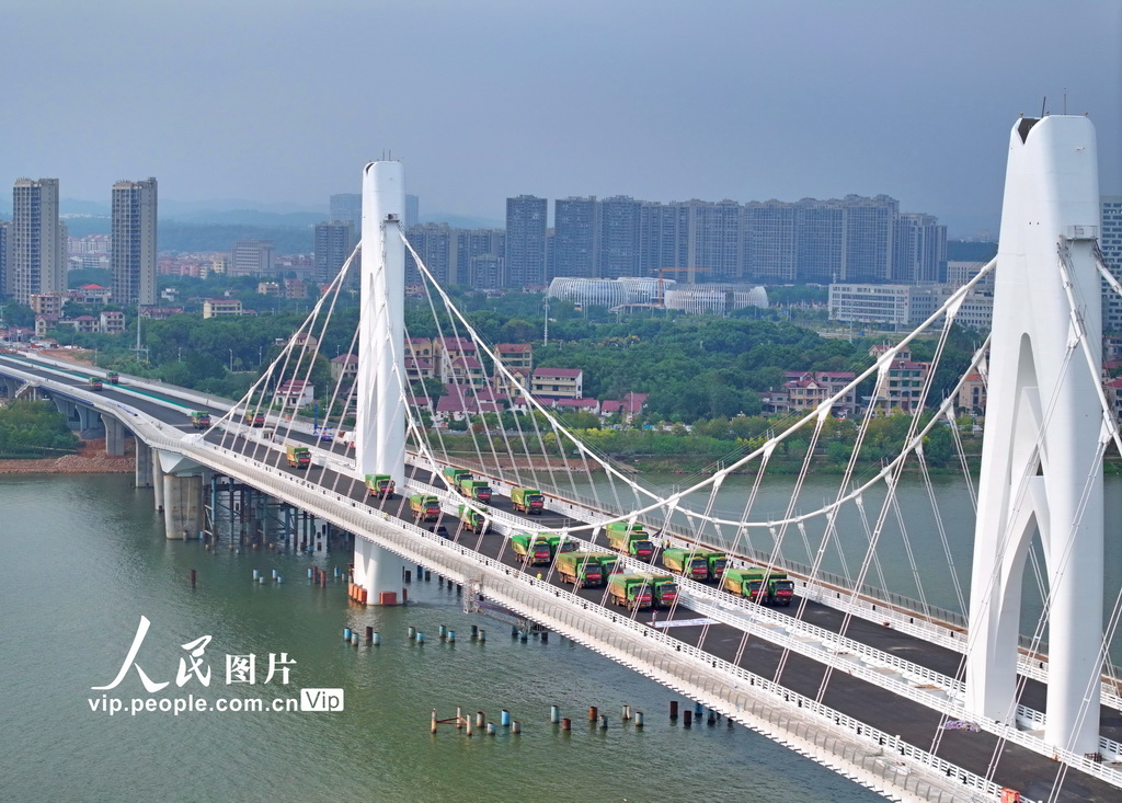 江西泰和:澄江大橋進行靜載試驗【7】