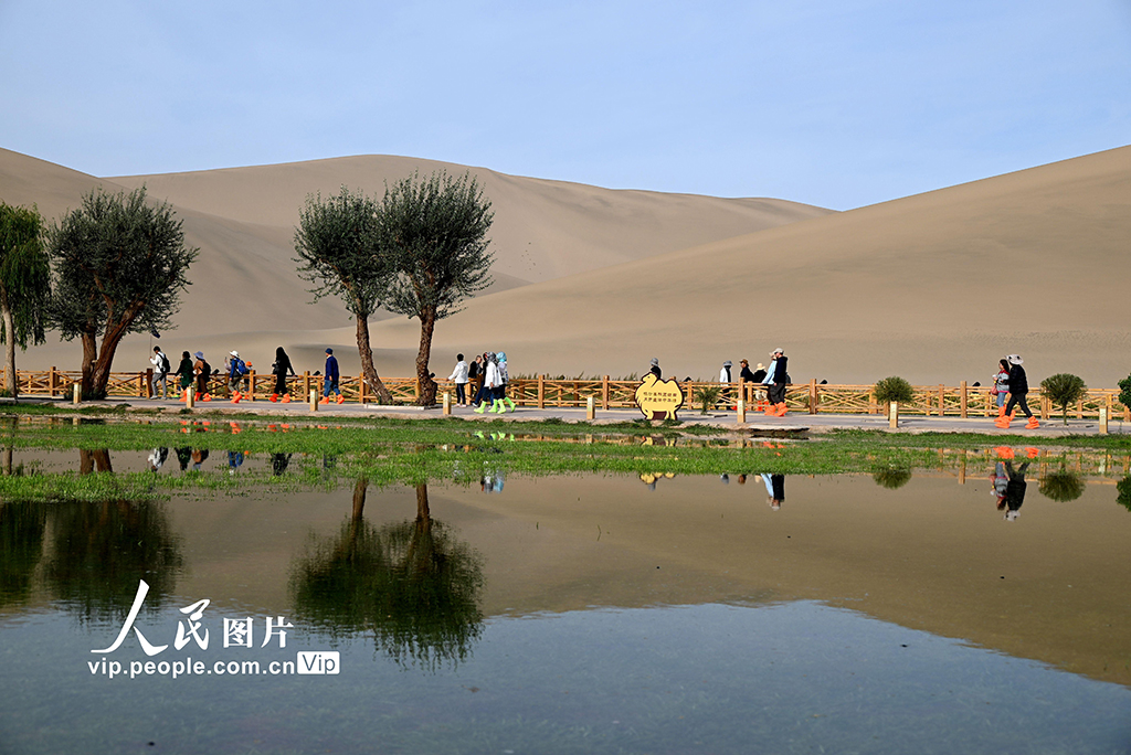 甘肅敦煌：大漠秋景如畫