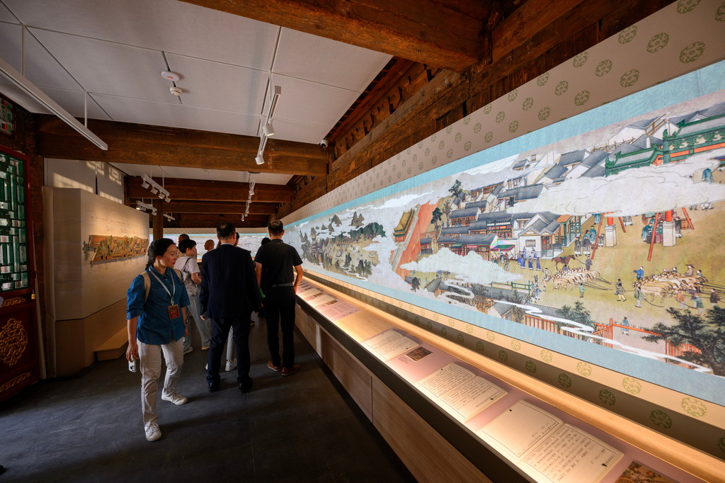 這是寧壽宮花園營建史動畫長卷（9月29日攝）。