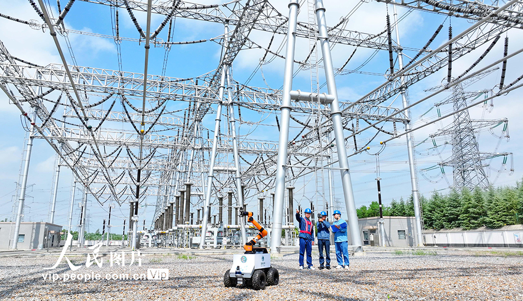 安徽滁州:5G智能機器人巡檢電網保節日供電【4】