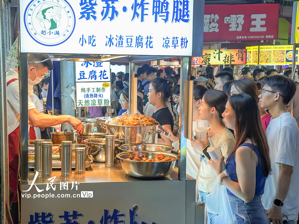 廣西南寧：夜市人氣旺【5】