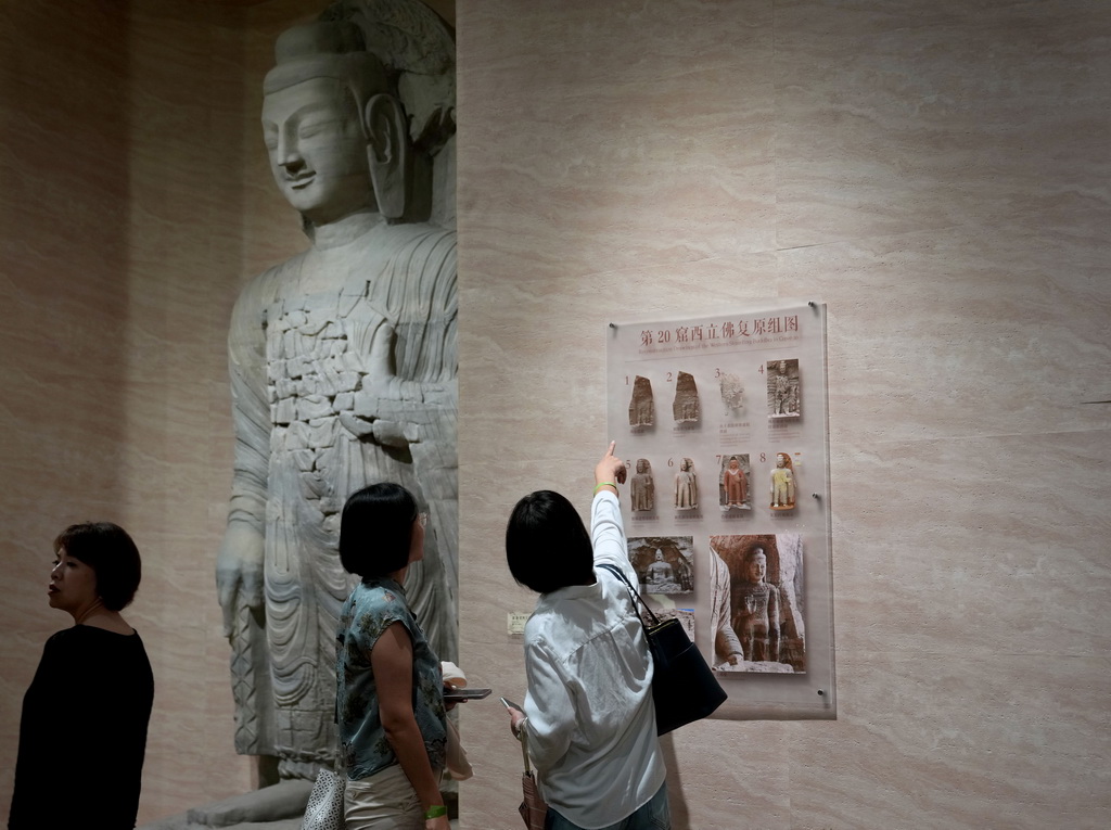 10月9日，參觀者在趣看美術館觀展。