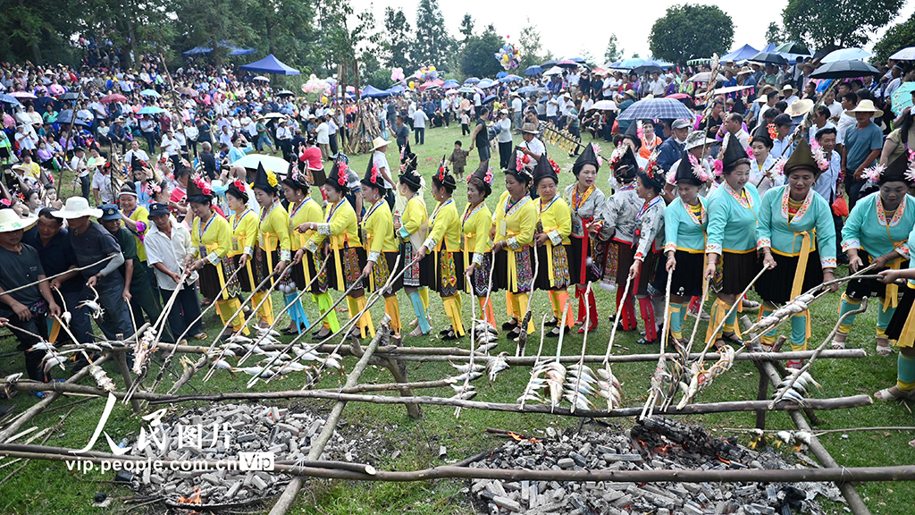 廣西融水:傳統“燒魚節”慶豐收【5】