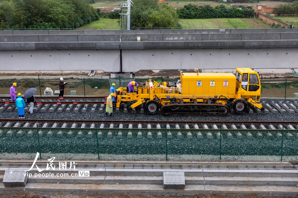 陜西西安:西康高鐵全線鋪軌正式啟動【3】