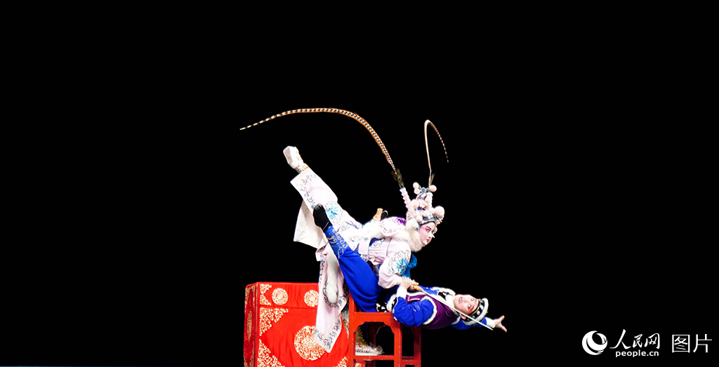 婺劇選段精彩上演。