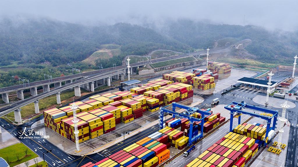 浙江義烏:蘇溪國際樞紐港開港百余日累計到發集裝箱達4.5萬標箱【3】