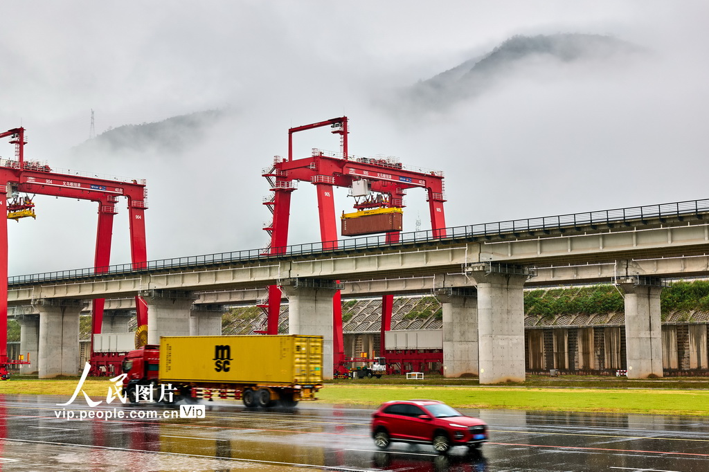 浙江義烏:蘇溪國際樞紐港開港百余日累計到發集裝箱達4.5萬標箱【5】