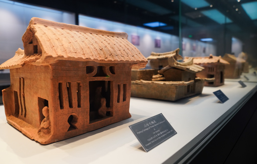 這是10月21日在廣西合浦漢代文化博物館拍攝的陶屋。