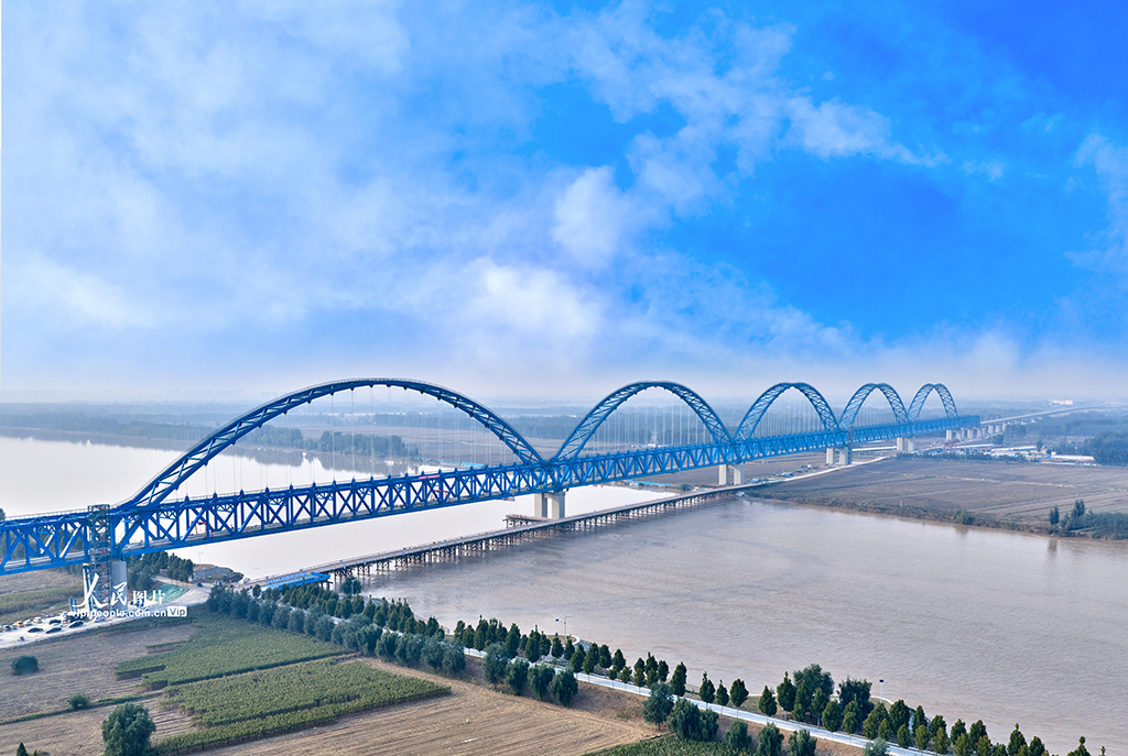 山東梁山:黃河特大橋無砟軌道工程全部完工【2】