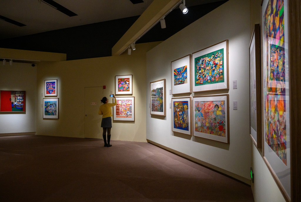 10月28日，觀眾在參觀展覽。