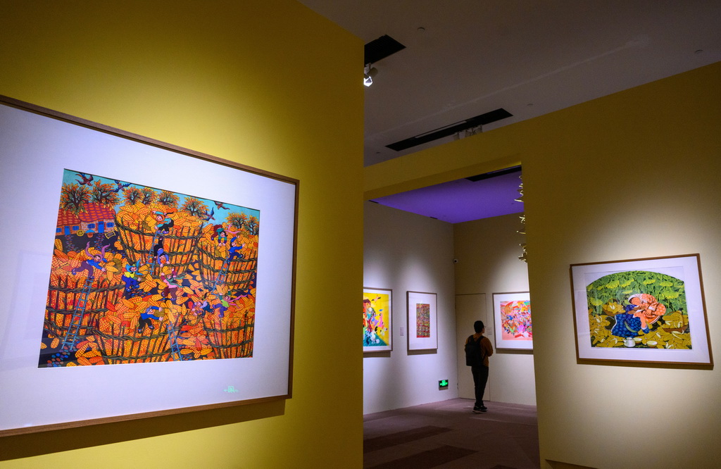 10月28日，觀眾在參觀展覽。