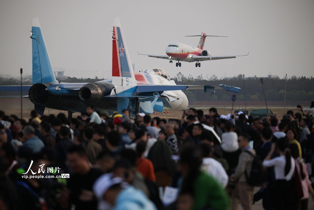 2025年10月31日，2025南昌飛行大會暨航空產業博覽會在南昌瑤湖機場開幕。