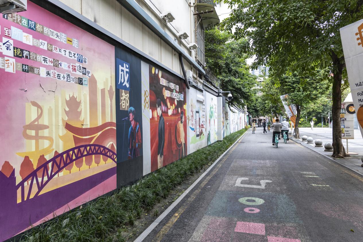 成都玉林充滿藝術氣息的小巷。王劍攝