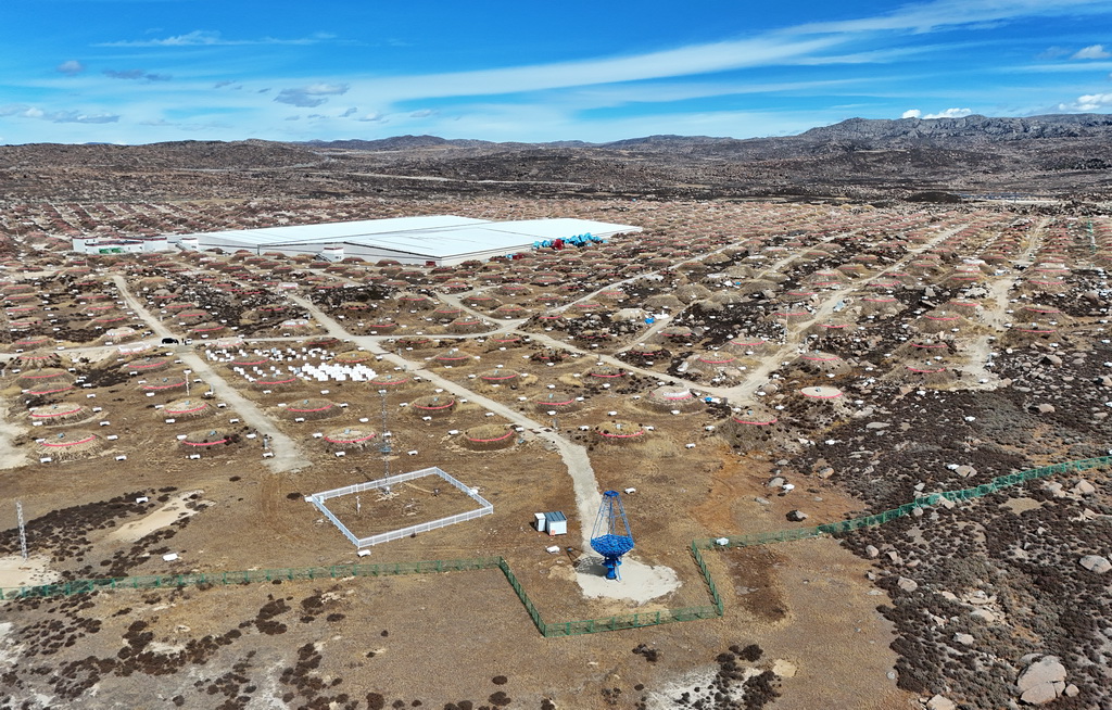 10月28日拍攝的高海拔宇宙線觀測站（無人機照片）。