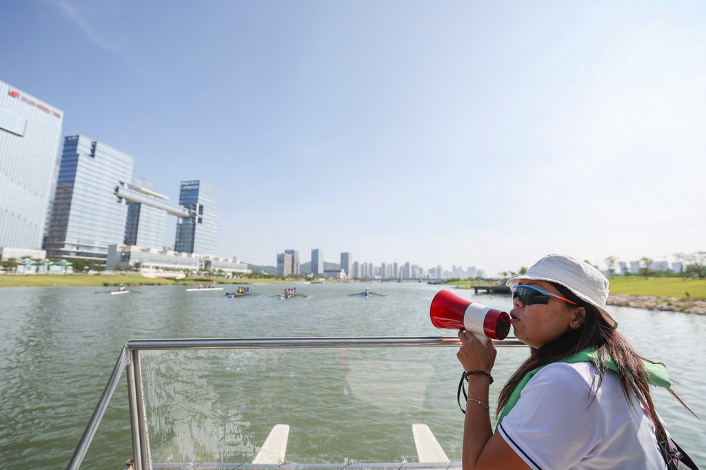 11月1日，湯少文在訓練中對學員進行指導。新華社記者 胡星宇 攝