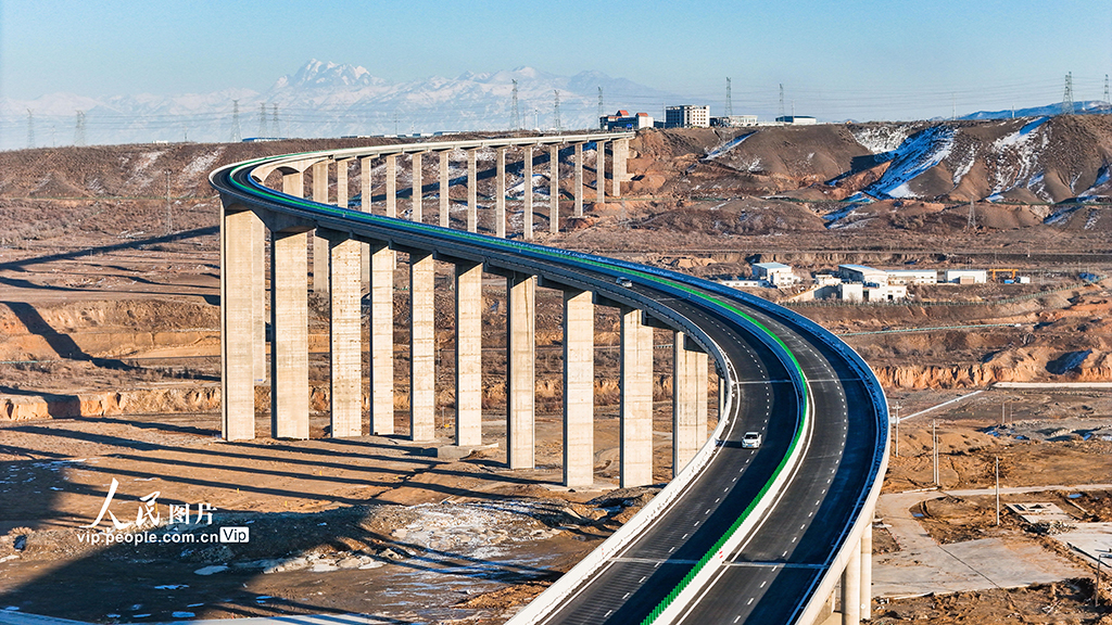 新疆昌吉:頭屯河連接線特大橋改寫區域交通格局【6】