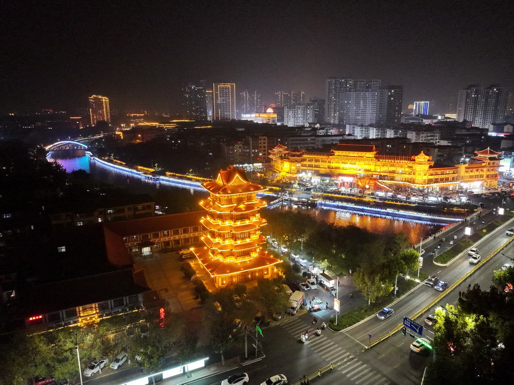 京杭大運河滄州段沿線的清風樓（11月11日攝，無人機照片）。
