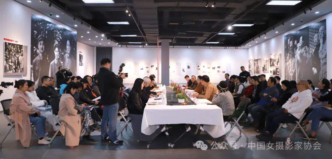 座談會現場。