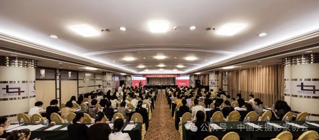 全體代表會議。張杰 攝