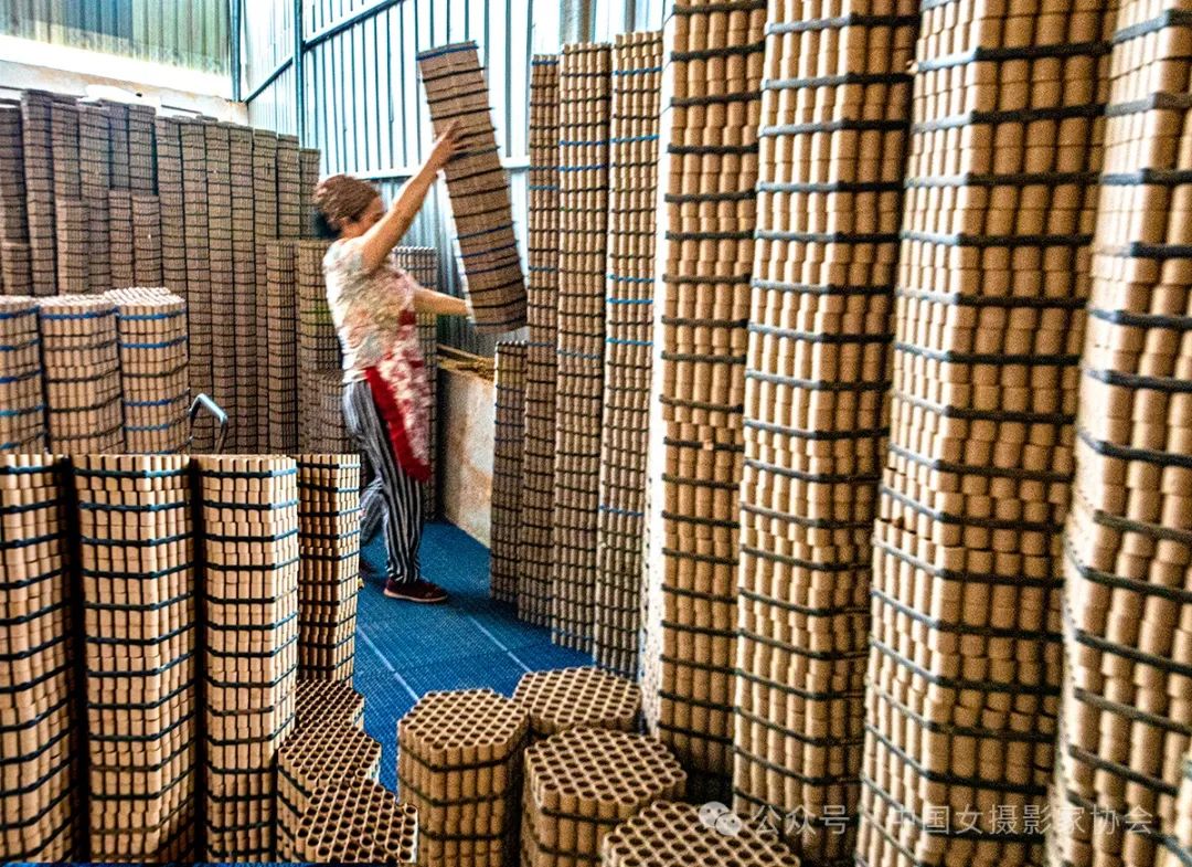 《花炮》 王娟 攝