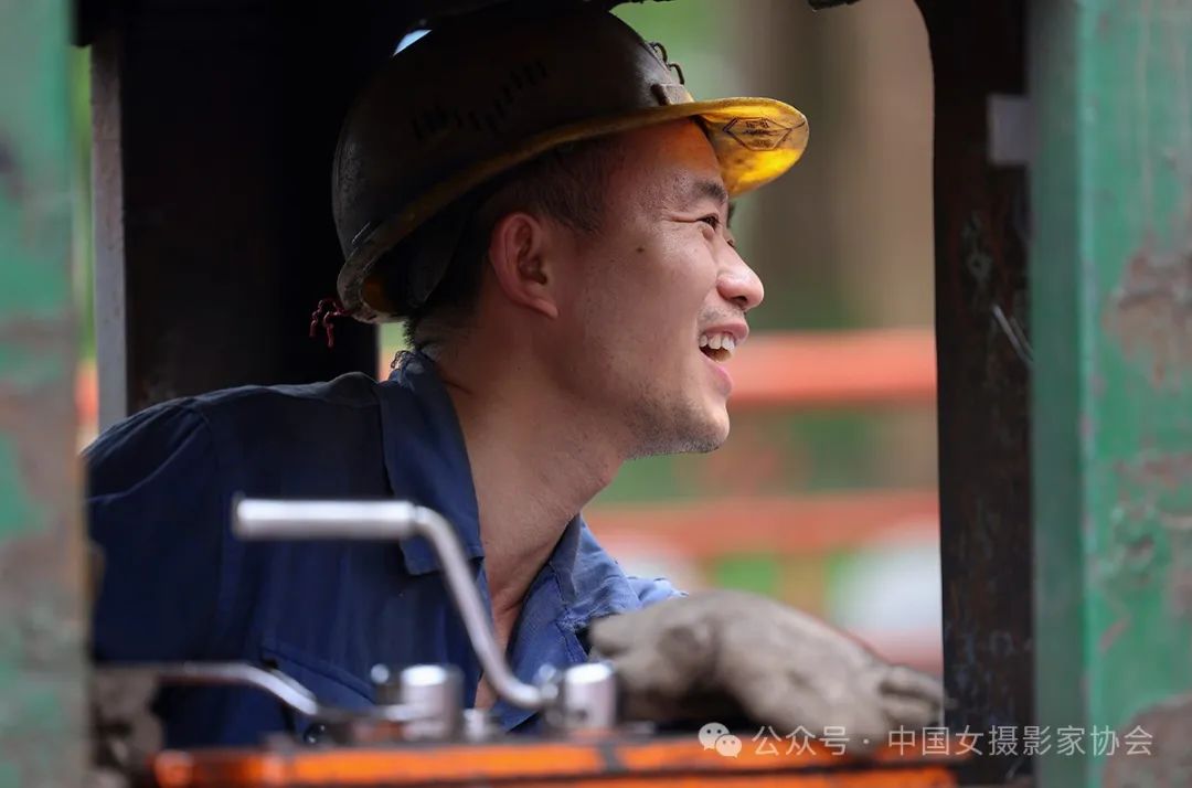 《安源新一代礦工》 沈玲 攝