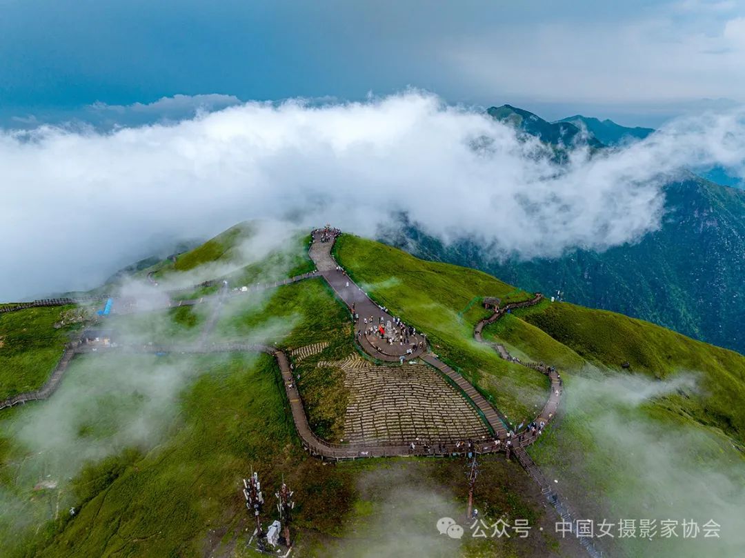 《武功山金頂》 李占巧 攝