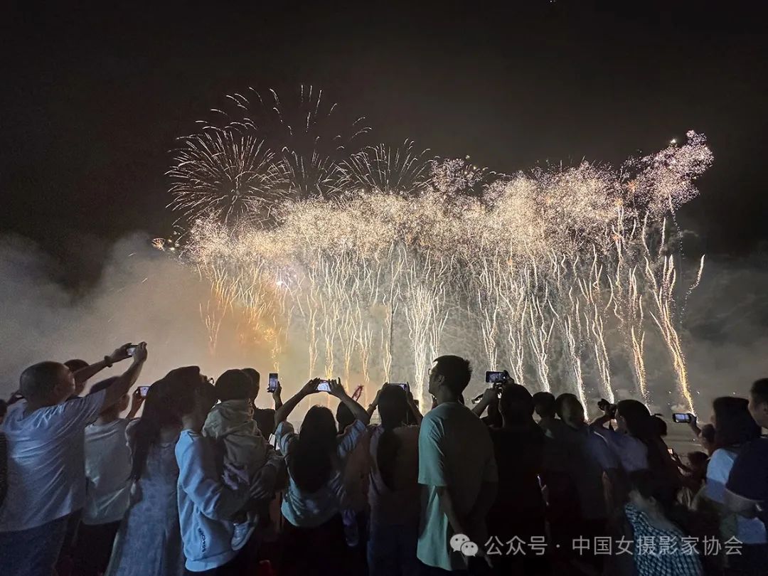 《煙花晚會》 水慶華 攝