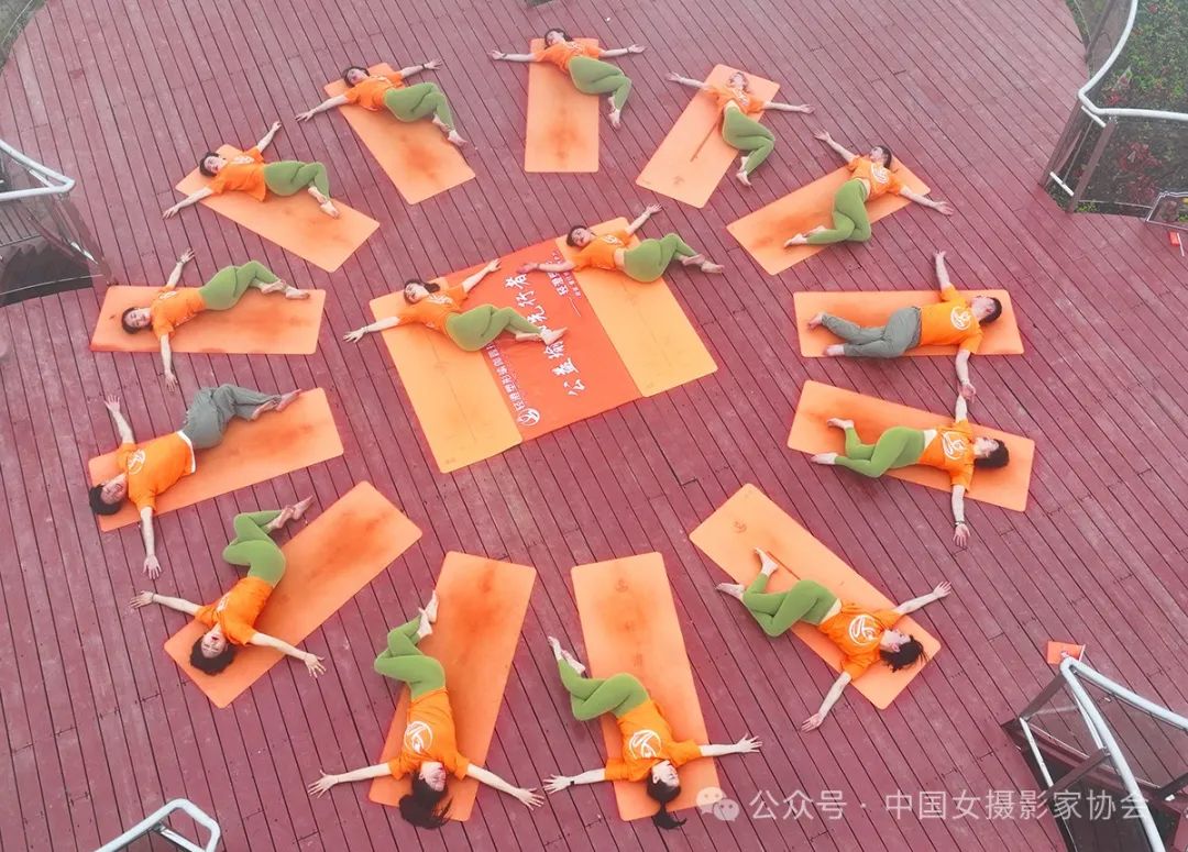 《高山上的瑜伽》 馬玉俠 攝