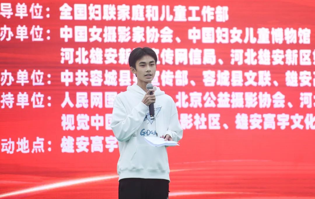 廣東省珠海市第八中學初三年級學生歐陽云飛作為參展代表發言。 李達 攝