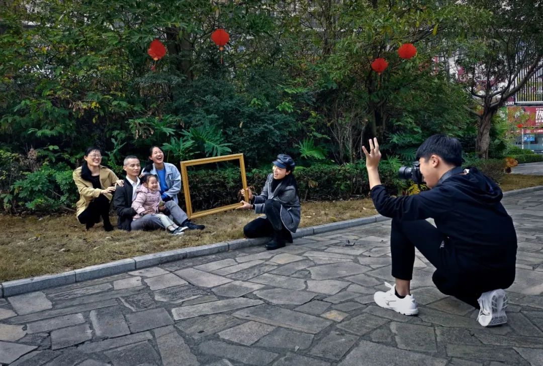 《全家?！?小學組 攝影：張嘉涵