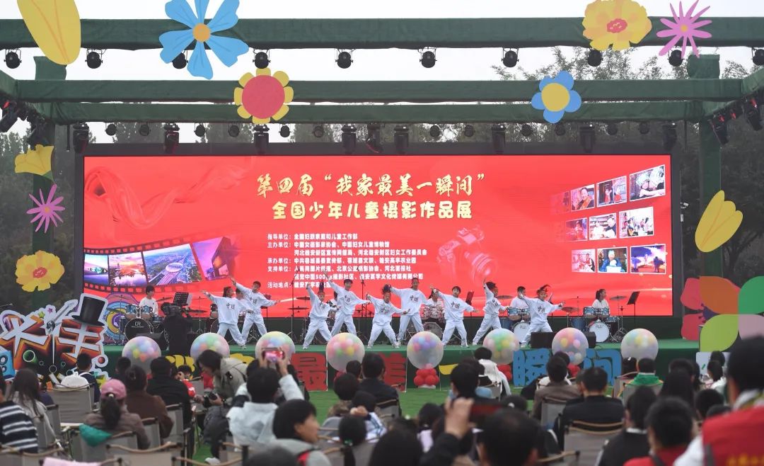 街舞、架子鼓《特斯河之贊》表演: 雄安新區容城縣TWINS街舞工作室、雄安新區容城縣蟬音樂工作室 李達 攝