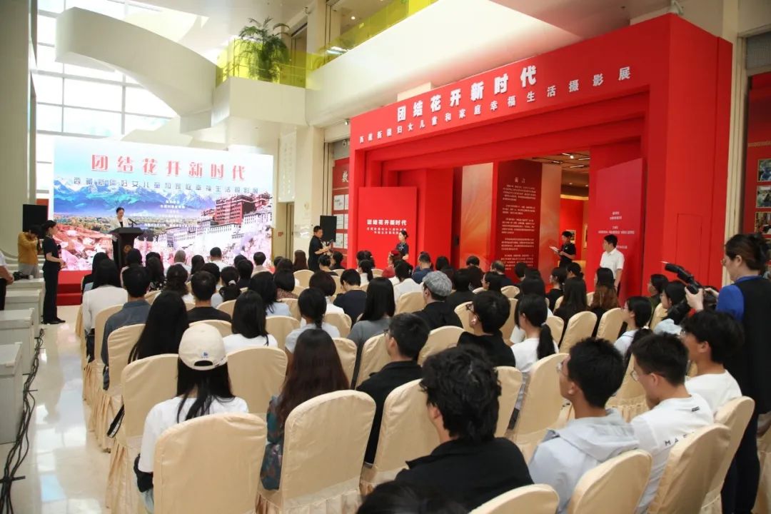 開幕式現場。 李丹攝影