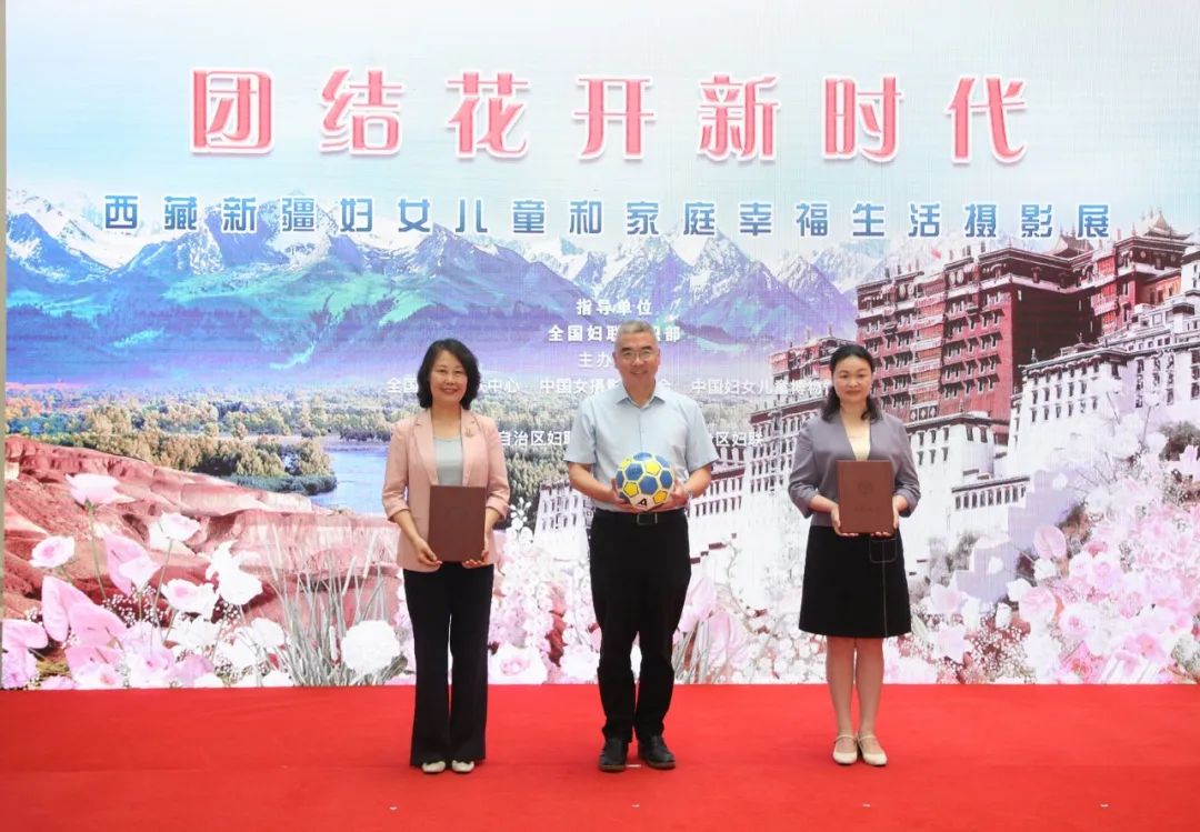 捐贈儀式。李丹攝影