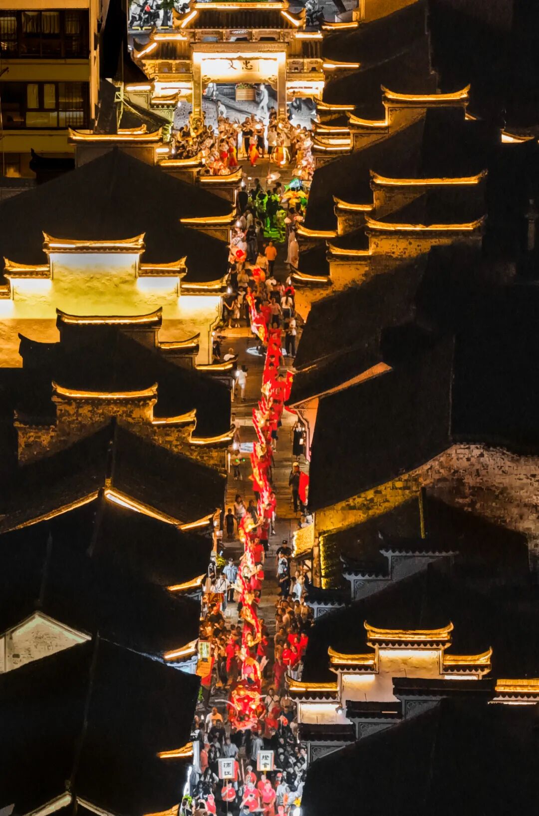 《板凳天梯·龍叩清霄》黎瑩潔 攝