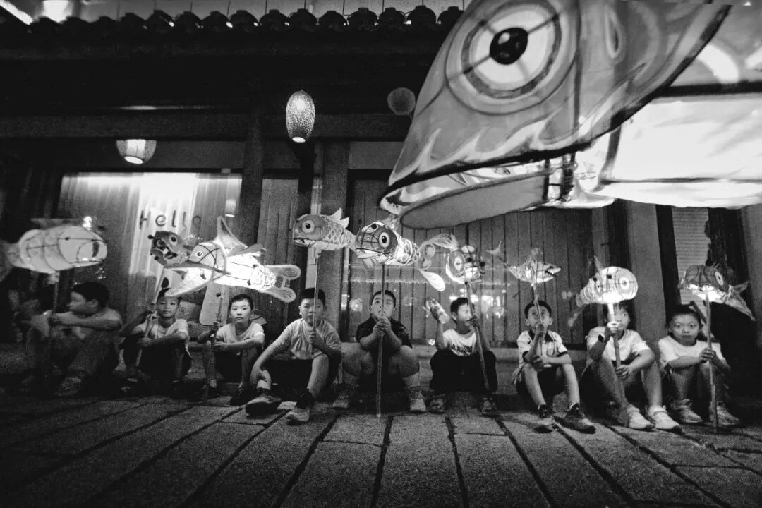 《小小龍燈手》張舒 攝